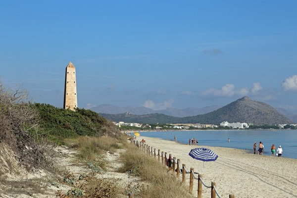 The beach at Platja de Muro, where the Mallorca 312 starts and finishes